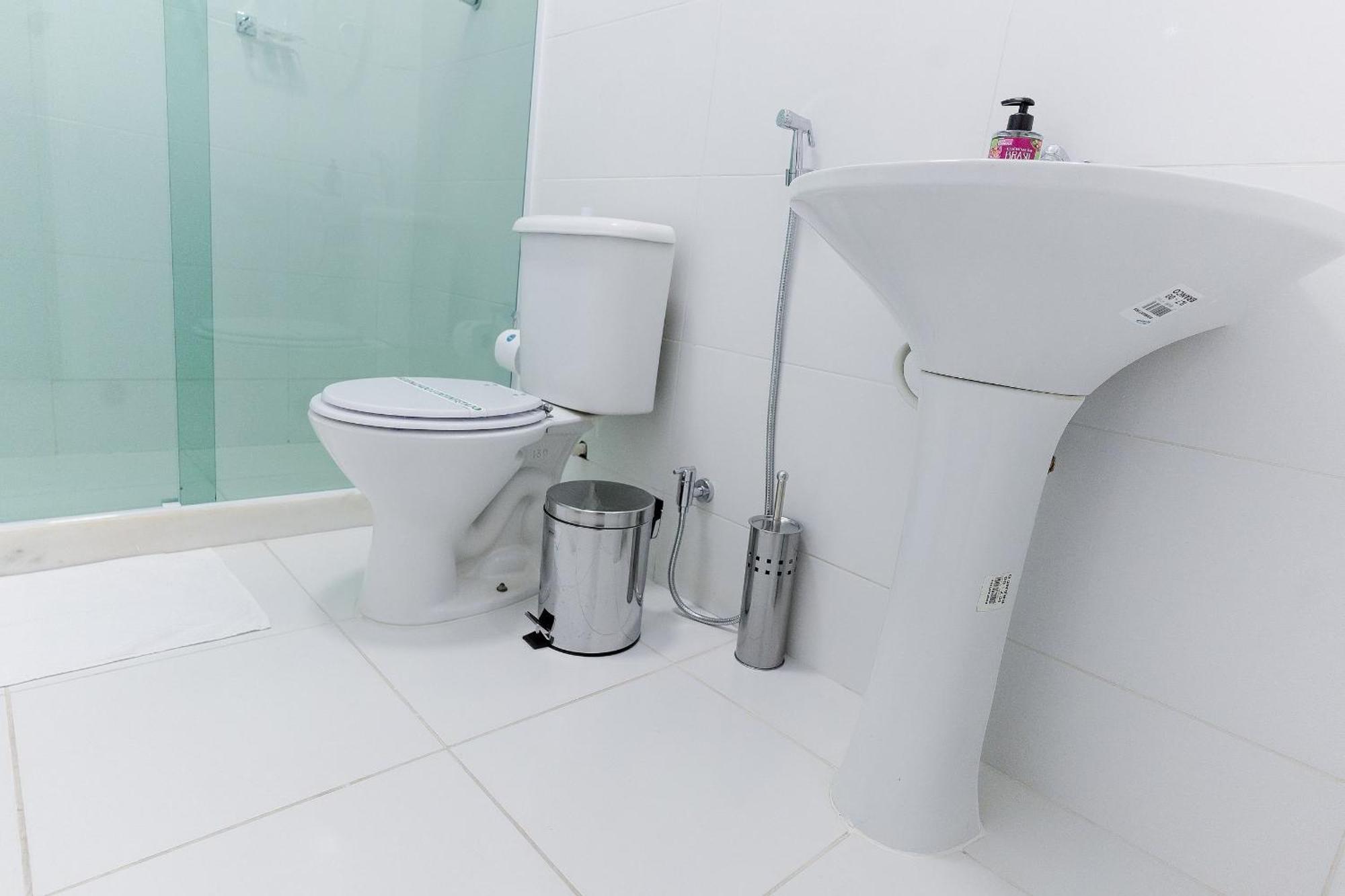Copacabana C/ Lavanderia - 650m Metro Apartamento *