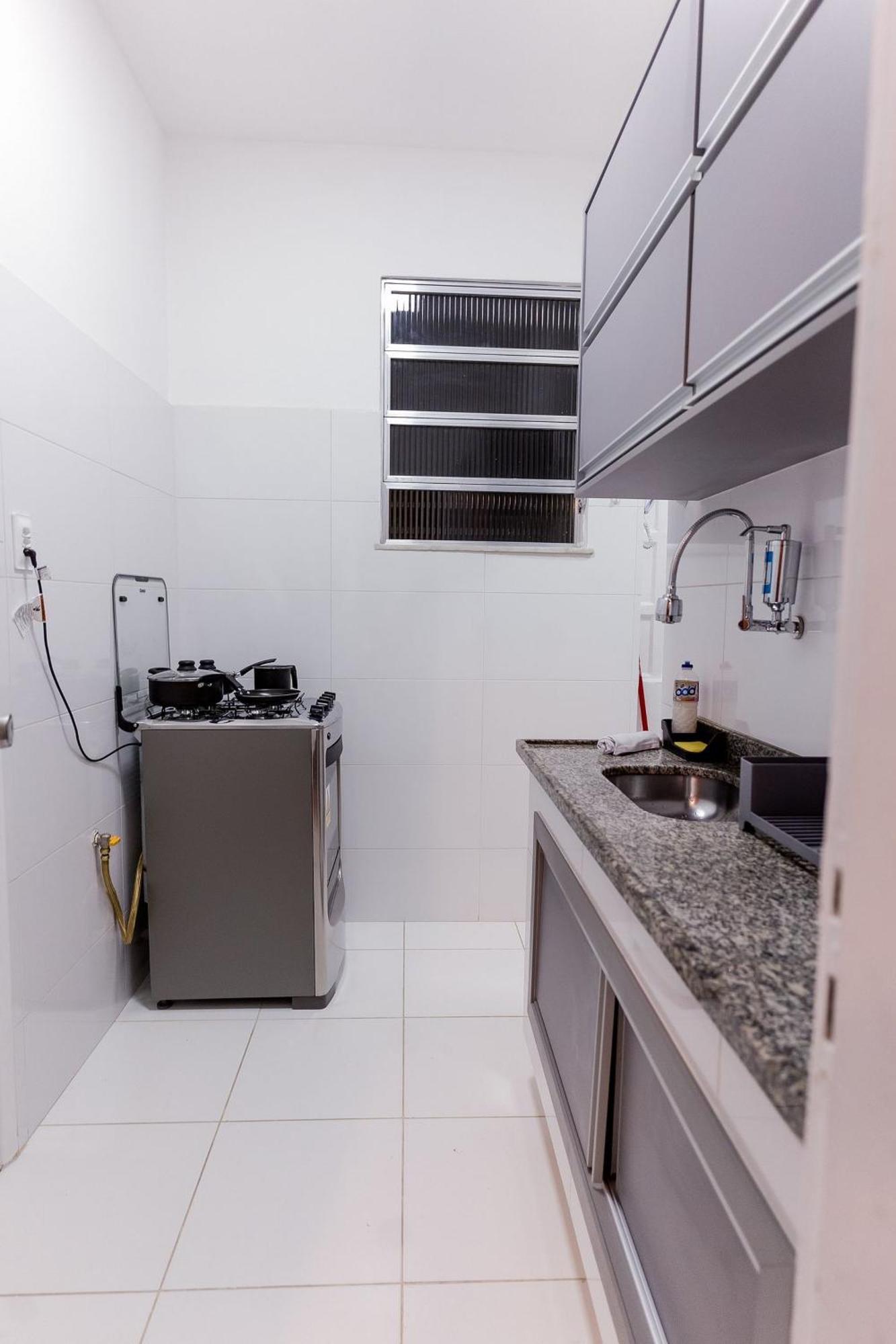 Copacabana C/ Lavanderia - 650m Metro Apartamento *